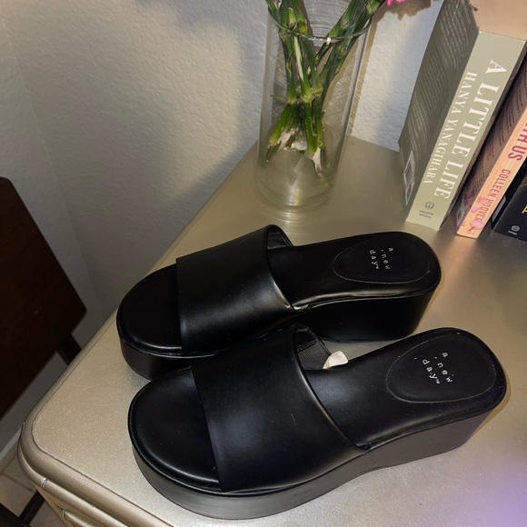 A new day chunky black sandals - Picture 2 of 3